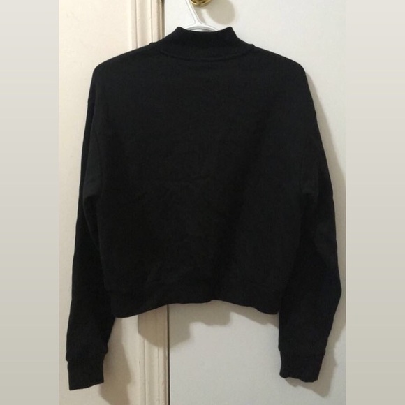 Crop top - Picture 2 of 2